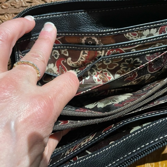 Leather wallet with floral satin lining - Picture 4 of 10